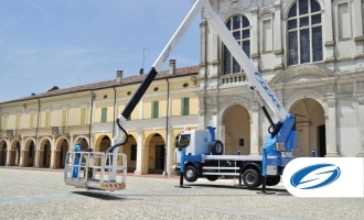 Piattaforma su autocarro 44TJ