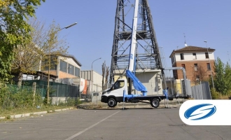 piattaforma con cestello 23T braccio