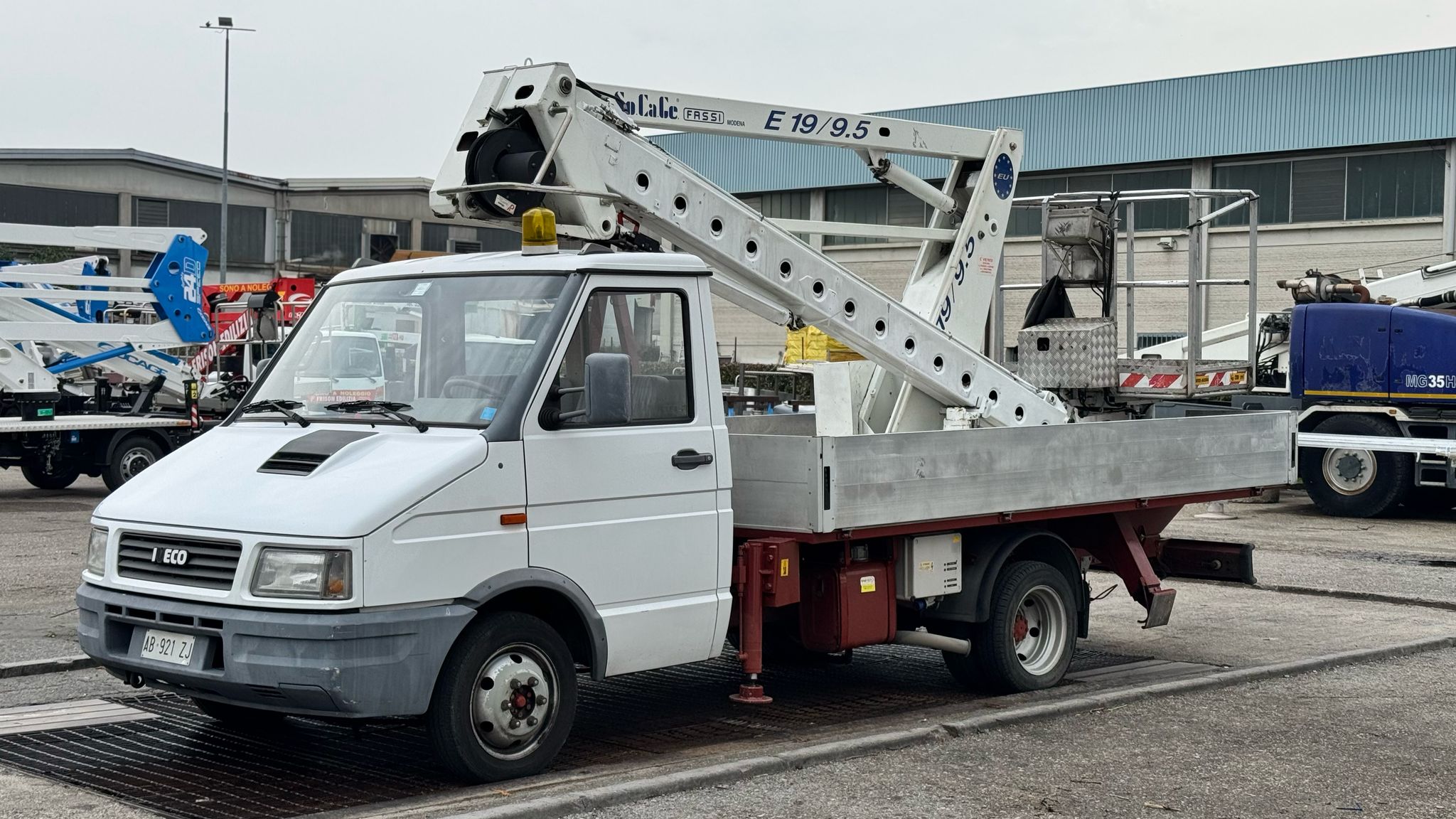 camion con cestello ForSte 20D speed Socage