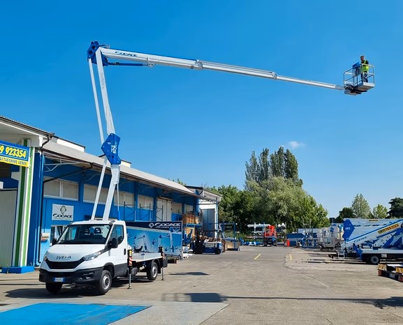 camion con cestello ForSte 20D speed Socage